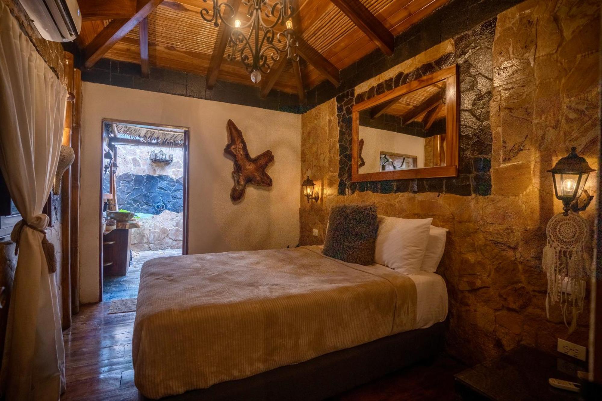 Ocho Artisan Bungalows (Adults Only) Tamarindo Eksteriør bilde