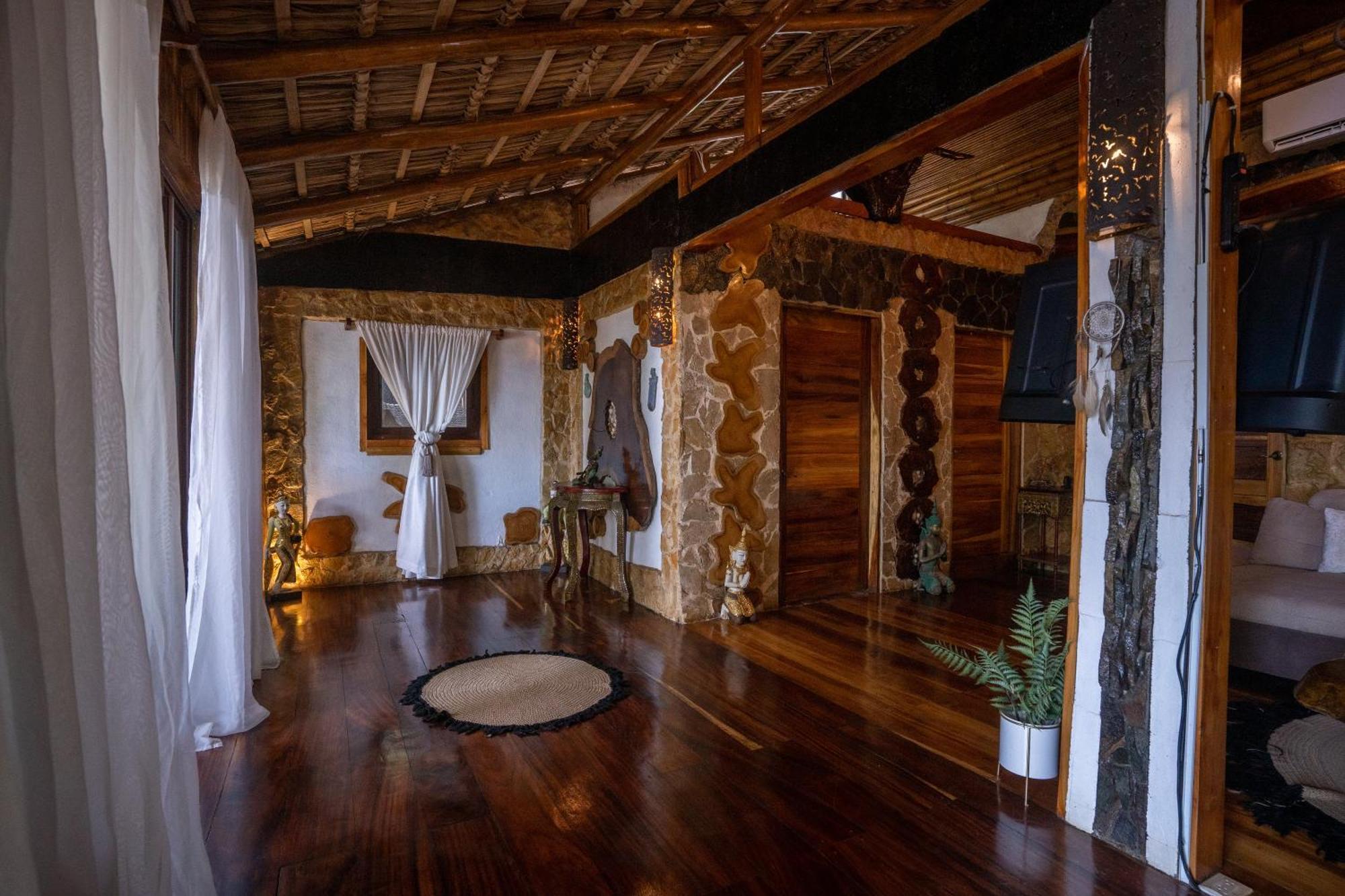 Ocho Artisan Bungalows (Adults Only) Tamarindo Eksteriør bilde