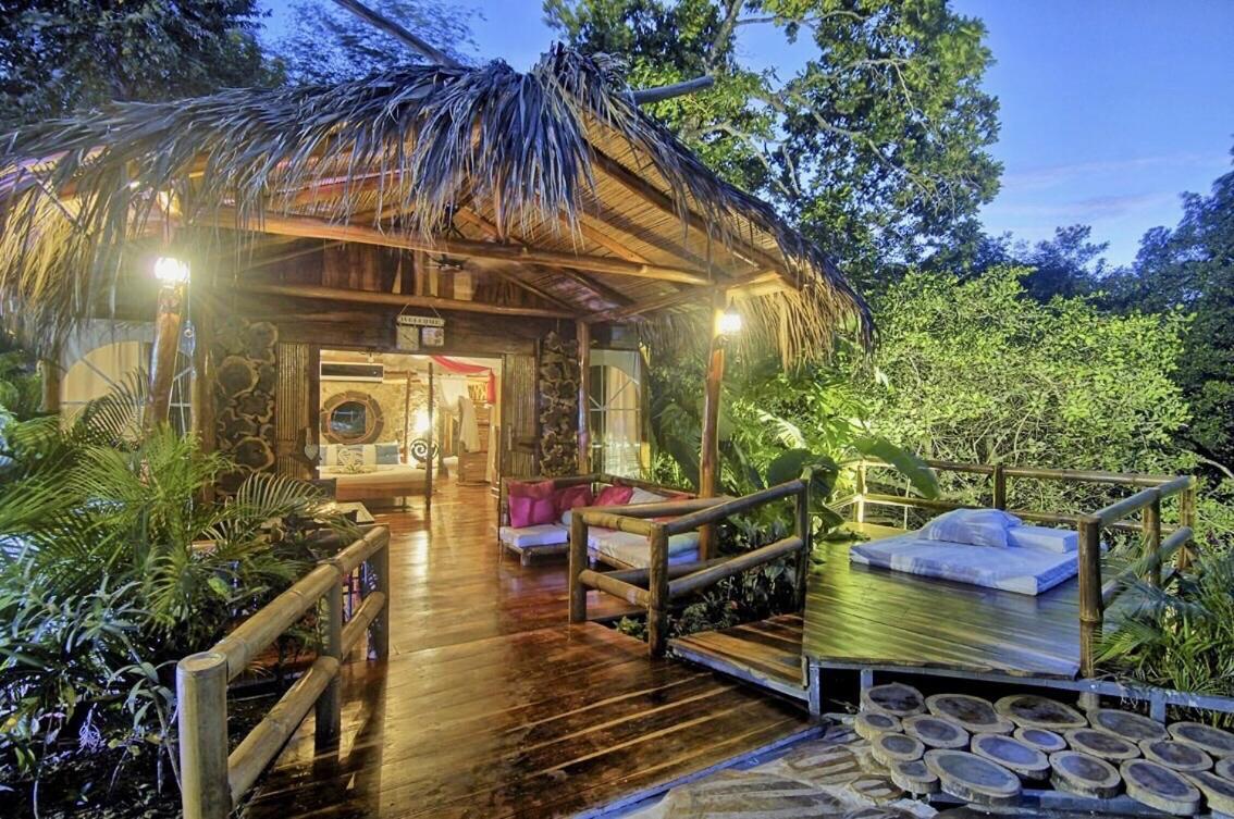 Ocho Artisan Bungalows (Adults Only) Tamarindo Eksteriør bilde